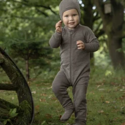 Baby-Häubchen Wolle Seide braun 34