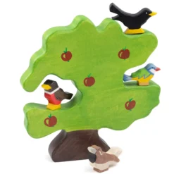 Holztiger Apfelbaum für Vögel