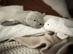 Kuscheltier Robbe weiß Wärmekissen Kirschkern