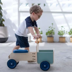 Rutschauto Holz mit Transportbox