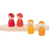 Spielfiguren im Boot