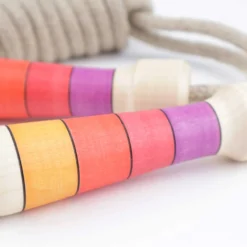 Springseil mit handgedrehten Griffen bunt brombeere