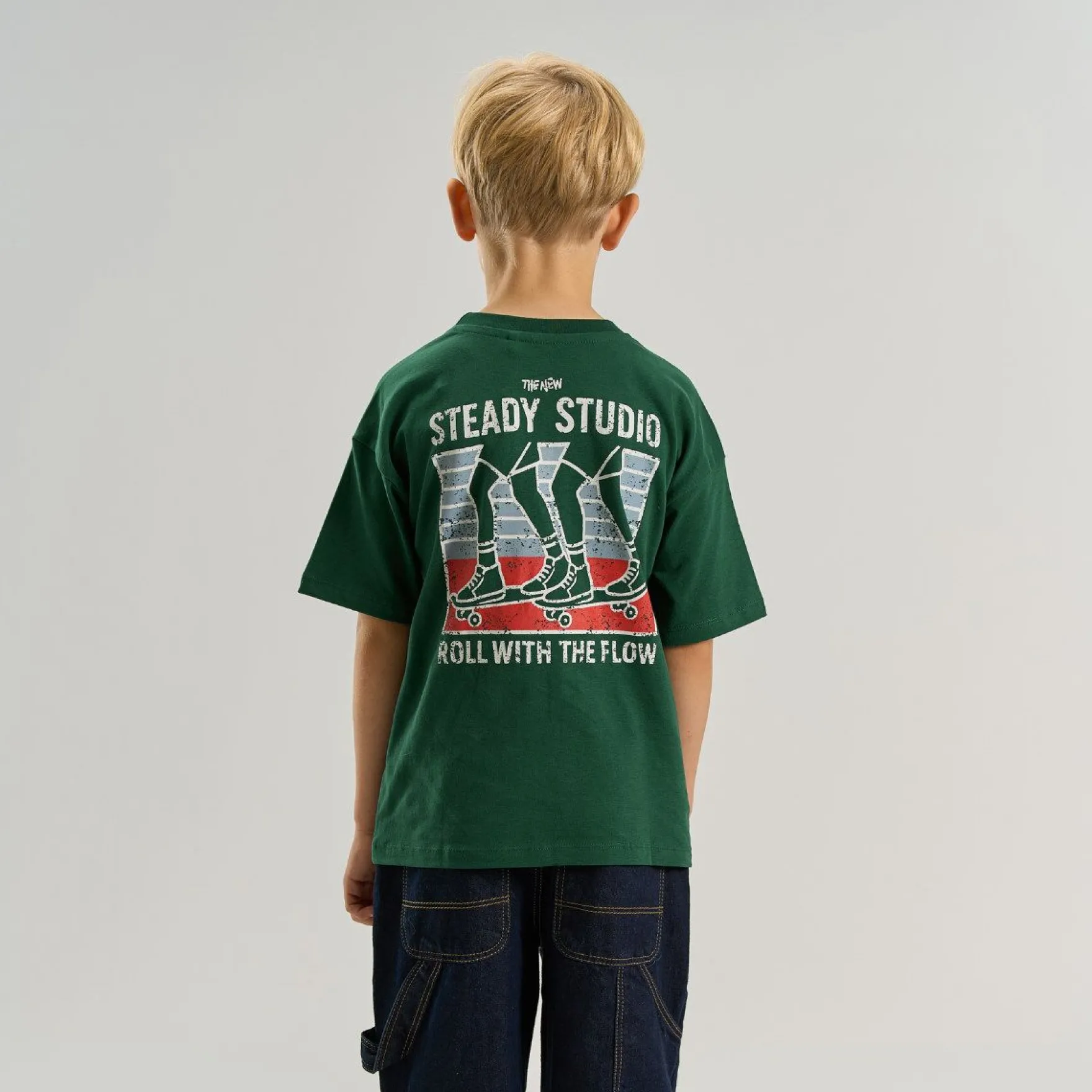 T-Shirt "roll with the flow" grün 122/128
